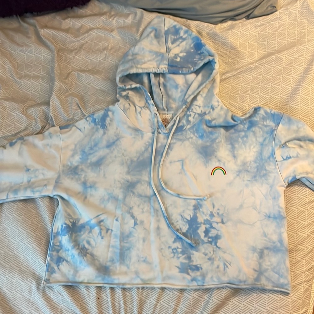 Cropped white and blue tie dye hoddie